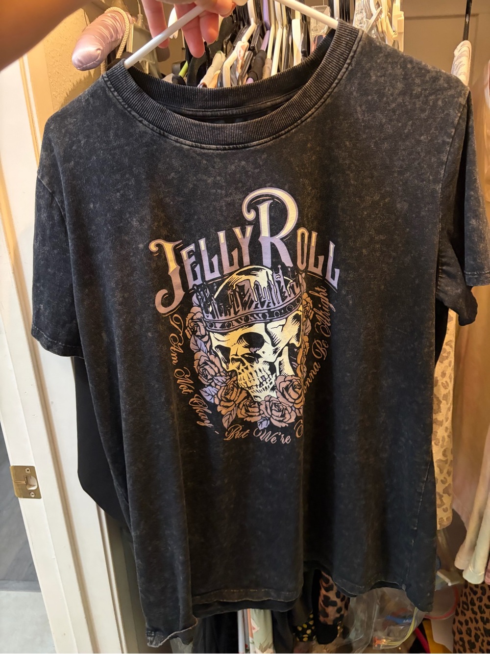 Maurice’s women’s Jelly Roll graphic shirt medium